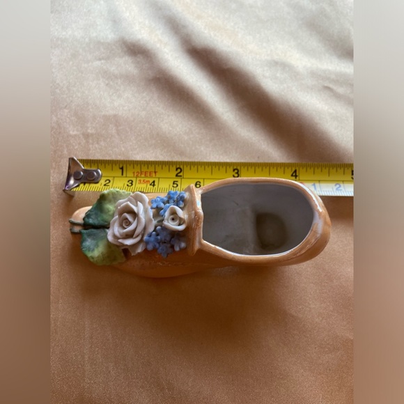 LAST CHANCE 🔥. Antique Porcelain Glazed Shoe/Slipper with Floral Accent - Picture 5 of 5